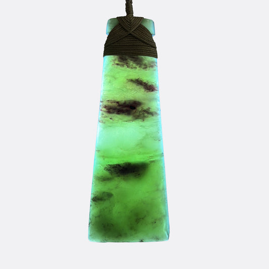 Toki / Adze Pounamu Pendant - NZ Greenstone | Hapopo Īnanga Totoweka