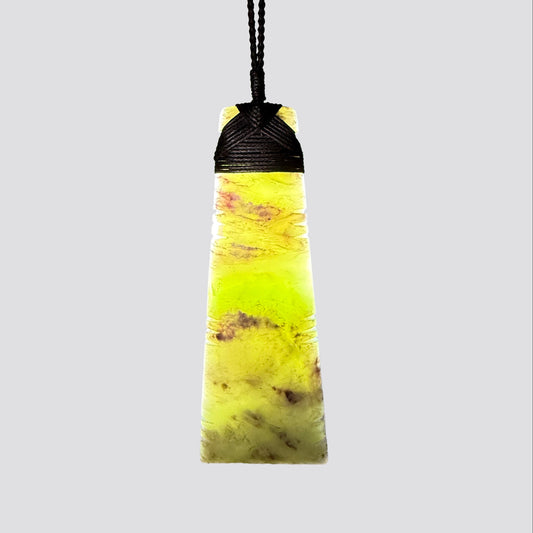 Toki / Adze Pounamu Pendant | Hapopo