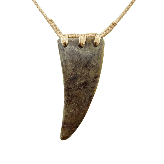 Niho / Tooth Pounamu Pendant | Hapopo Rimu Rimu